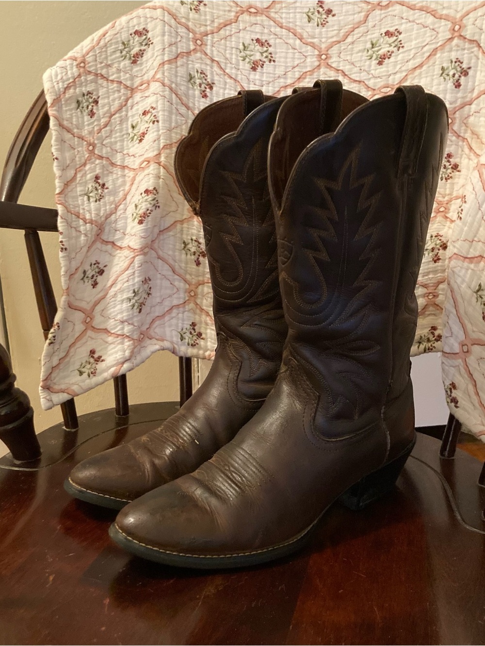 Brown Ariat Cowboy Boots Women’s 9